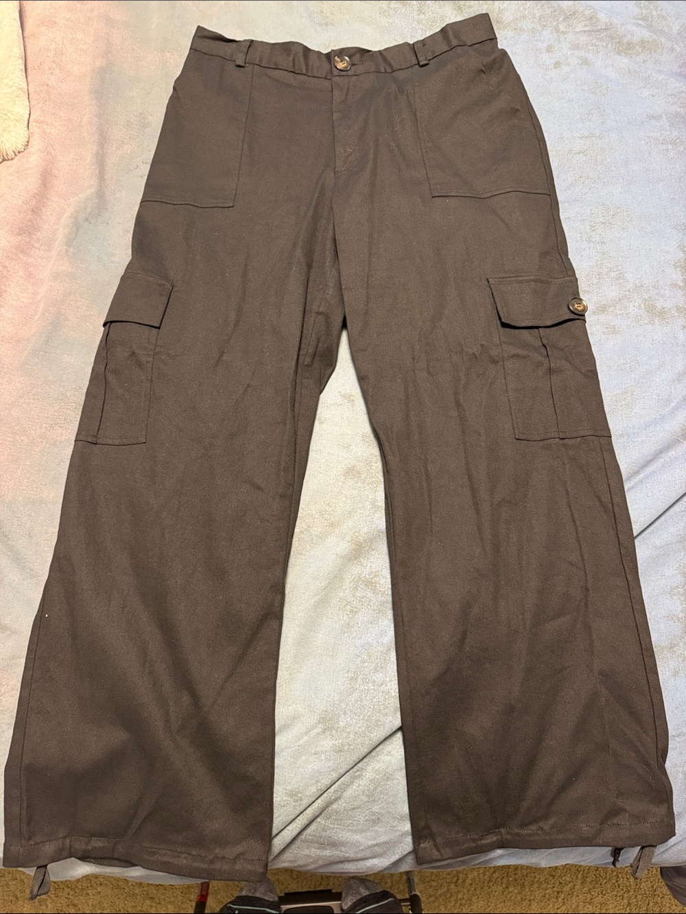 Wide-Leg Cargo Pants